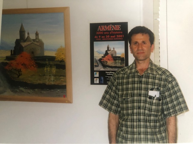 Artur Martirosyan, devant son exposition
